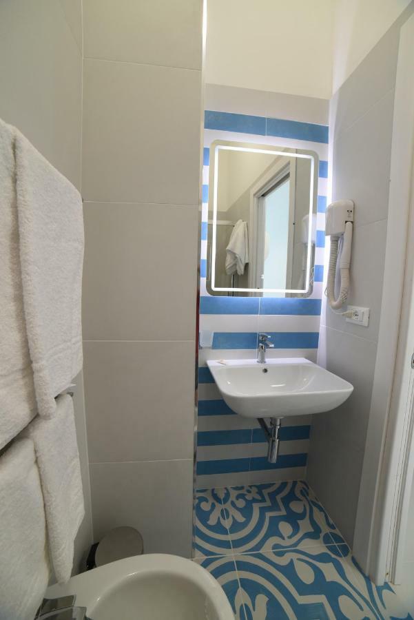 Latino Rent Room B&B Vista Mare Porto Cesareo Exterior photo